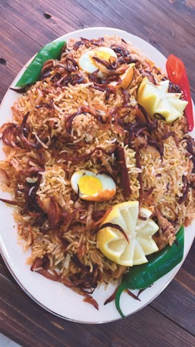 طبق البرياني ﻿