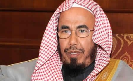 بالفيديو.. رجل خمسيني يشكو للداعية المطلق عدم معرفته بالصلاة وانقطاعه عنها.. ماذا قال له؟