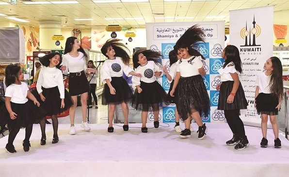 جانب من الاستعراض الغنائي الوطني﻿