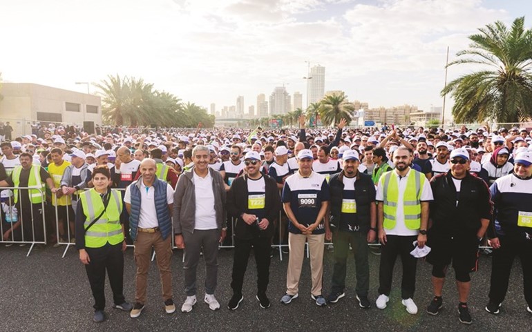 د.محمد الهاشل وقيادات البنك التنفيذية أثناء انطلاق السباق﻿