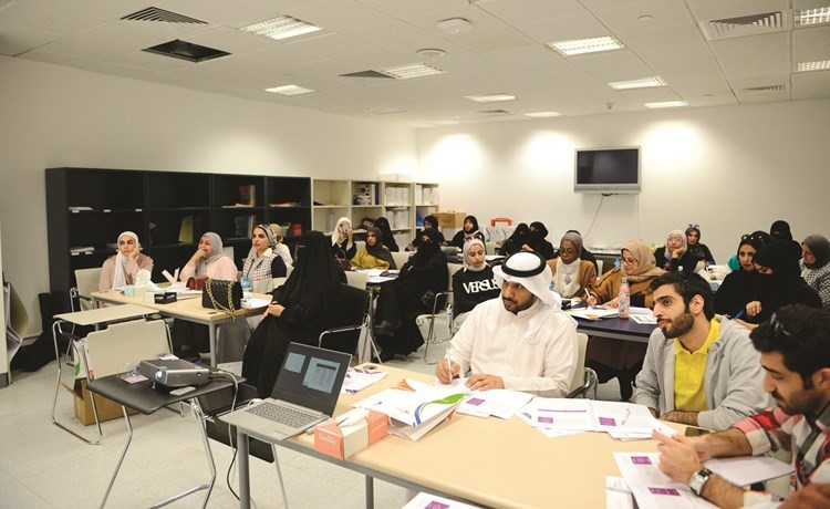متابعة من الحضور ﻿