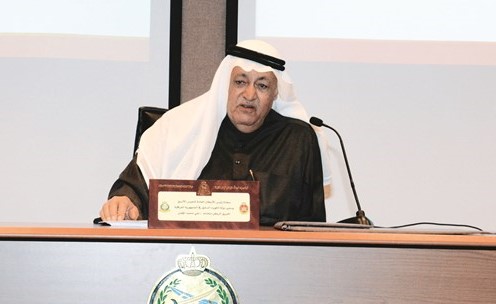 الفريق م. علي المؤمن ملقيا محاضرته﻿