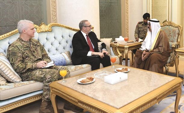 الشيخ ناصر صباح الأحمد خلال استقباله السفير الأميركي﻿