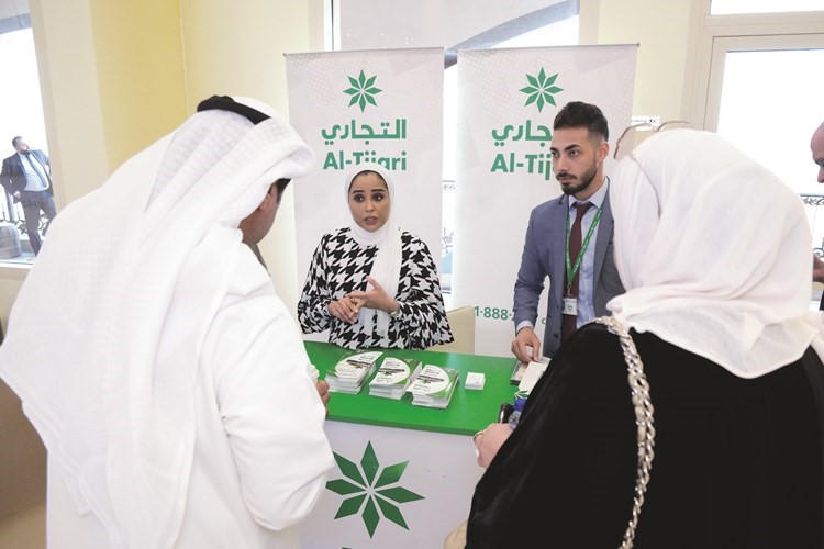 «التجاري» يشارك في يوم مفتوح نظمته «نفط الخليج»