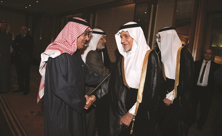 صاحب السمو الملكي الأمير تركي الفيصل في حديث باسم مع نائب رئيس التحرير الزميل عدنان الراشد﻿