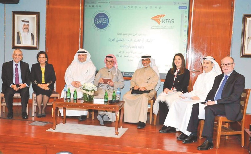 المتحدثون في الندوة﻿