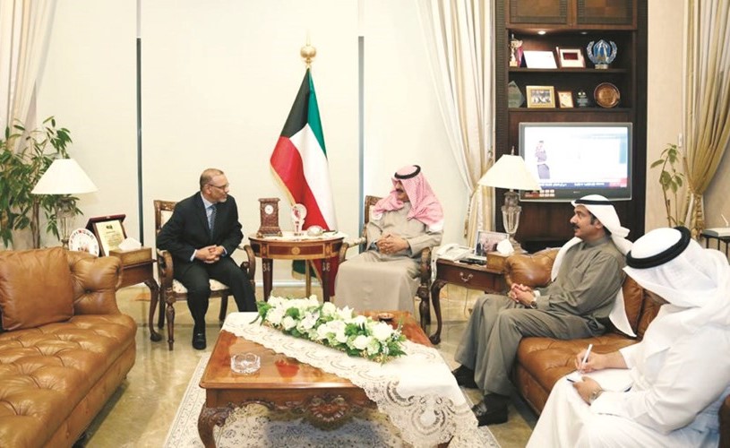خالد الجارالله مستقبلا سفير الجمهورية الموريتانية لدى البلاد حامد حموني﻿