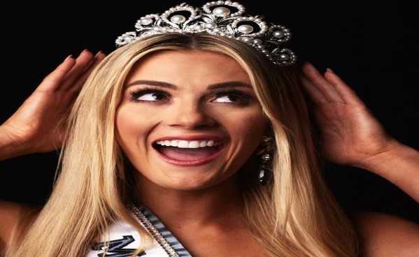 بالفيديو.. ملكة جمال أميركا تسخر من زميلاتها لعدم تحدّثهن الإنجليزية!