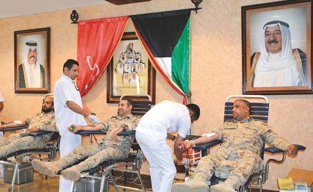 جانب من تبرع القوة الجوية بالدم خلال الحملة﻿