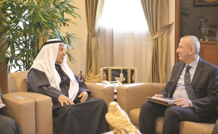 علي الغانم مستقبلا غسان الخوجة﻿