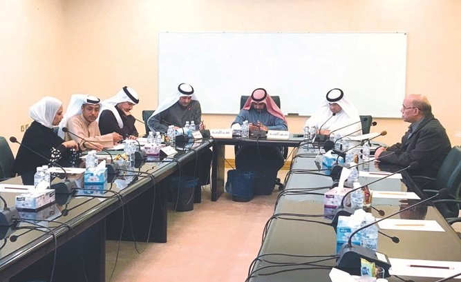محمد الرقيب مترئسا اجتماع لجنة الفروانية ﻿