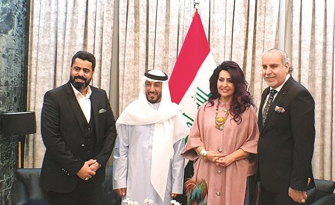 هدى الخطيب وعبدالمحسن النمر مع مدير مهرجان اربيل أنور الياسري والفنان أحمد الكادي﻿