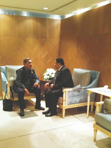 نائب رئيس التحرير الزميل عدنان الراشد ورئيس الارتباط الأمني في السفارة العميد عادل وهيب﻿