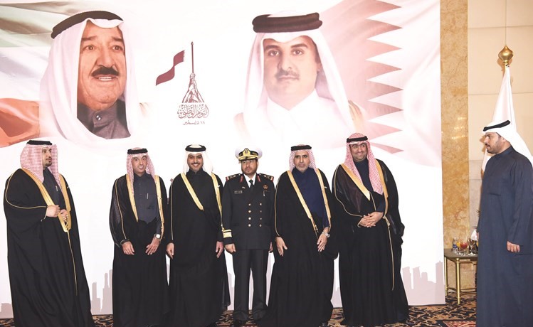 الوزير خالد الروضان يبارك للسفير القطري بندر العطية ﻿