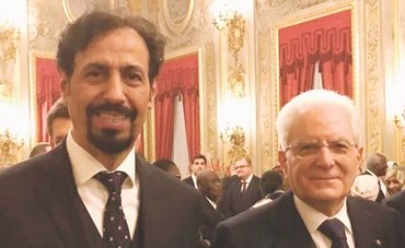 الرئيس الإيطالي سيرجو ماتاريللا والسفير الشيخ علي الخالد خلال الحفل﻿