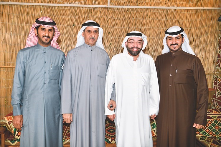 الزميل يوسف خالد المرزوق مع سعد بن مشلح وابنائه محمد وأحمد	 (قاسم باشا)﻿