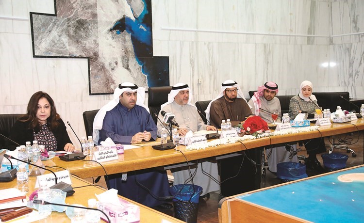 أسامة العتيبي ود.حسن كمال وعبدالسلام الرندي وعبدالله المحري ومها البغلي	(زين علام)﻿