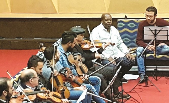 مراقب الموسيقى د.أحمد حمدان والفرقة الموسيقية﻿