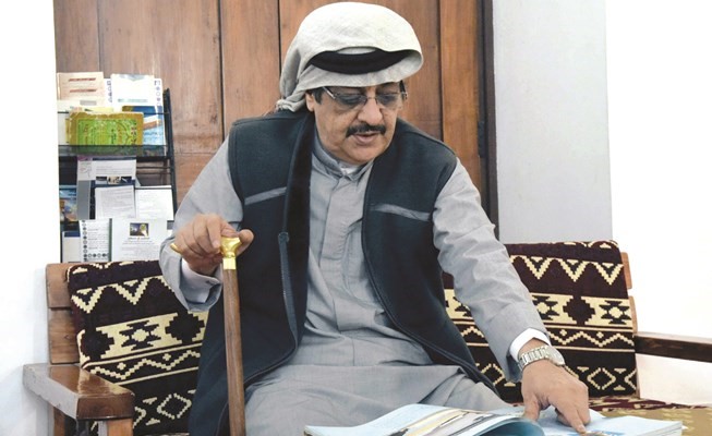 الإعلامي مشعل السعيد أثناء الإعداد للبرنامج﻿