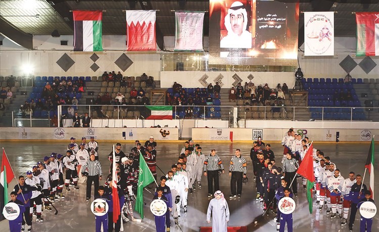 بالفيديو.. انطلاق بطولة الأندية الخليجية الأولى لهوكي الجليد .. وفوز أول لـ«الكويت ستارز»