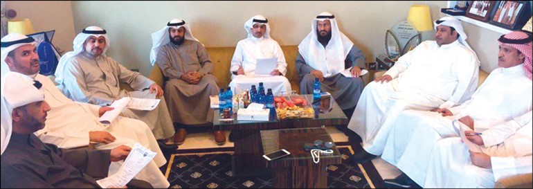 جانب من اجتماع النواب في مكتب النائب الحميدي السبيعي لمناقشة آثار حكم المحكمة الدستورية أمس