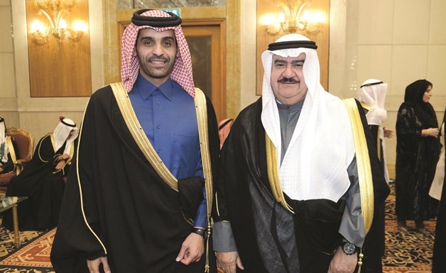الشيخ محمد بن عبدالله آل ثاني مع محافظ العاصمة ثابت المهنا﻿
