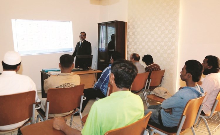 جانب من فصول تعليم اللغة العربية﻿