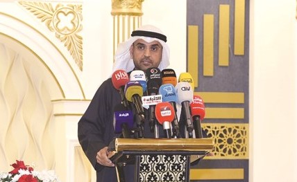 وزير المالية د.نايف الحجرف متحدثا﻿