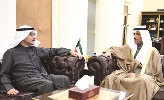 الغانم مستقبلا سفير الكويت لدى ألمانيا﻿