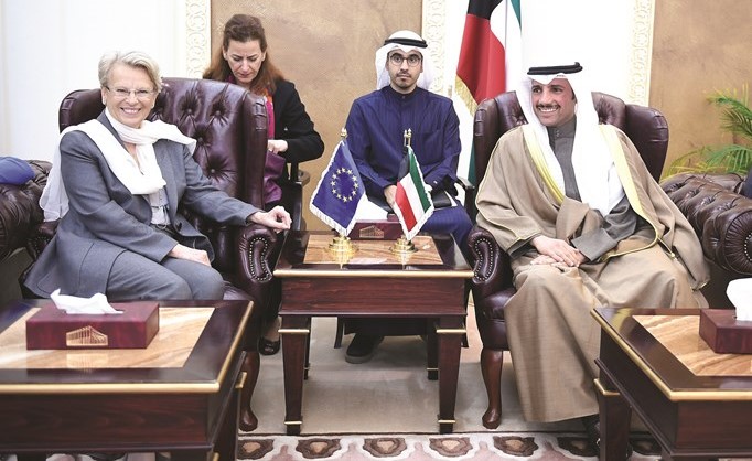 رئيس مجلس الأمة مرزوقالغانم مستقبلا رئيسة وفد العلاقات مع شبه الجزيرة العربية في البرلمان الأوروبي﻿