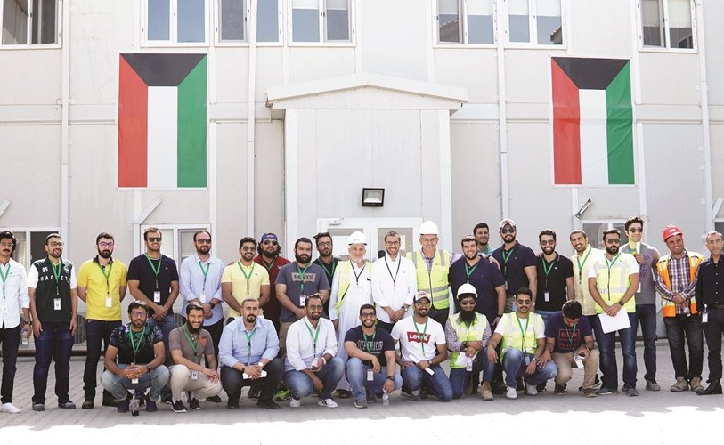 مهندسو الأكاديمية في زيارة موقعية إلى مشروع مطار الكويت T2﻿