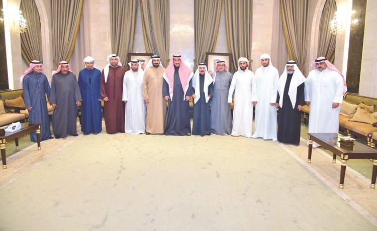 سلطان بن سلمان بن حثلين والشيخ فيصل الحمود والسفير رحمة حسين الزعابي وعدد من الحضور﻿