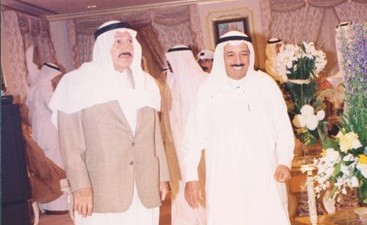 صاحب السمو الأمير الشيخ صباح الأحمد مرحبا بالامير طلال بن عبد العزيز خلال احدى زياراته للكويت ﻿
