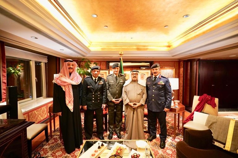 مبعوث صاحب السمو يستقبل رئيس وأعضاء المكتب العسكري الكويتي بالصين