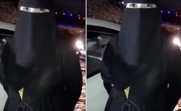 بالفيديو.. فتاة سعودية تُنقذ شباناً "غرزت" سيارتهم في رمال الثمامة بالرياض