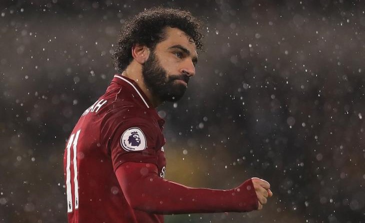 شاهد..محمد صلاح وشاكيري وروبرتسون يفاجئون طلاباً صغاراً في أحد مدارس ليفربول بهدايا عيد الميلاد