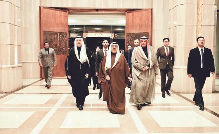 مبعوث الأمير الشيخ صباح الأحمد النائب الأول لرئيس مجلس الوزراء ووزير الدفاع الشيخ ناصر صباح الأحمد لدى مغادرته الصين﻿