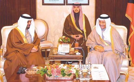 سمو الشيخ جابر المبارك خلال استقباله وزير المالية البحريني ﻿