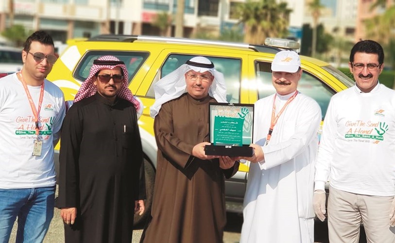 جانب من التكريم خلال الحملة ﻿