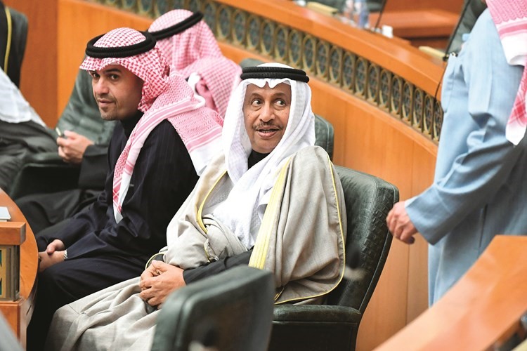 رئيس مجلس الوزراء سمو الشيخ جابر المبارك يتابع الجلسة﻿