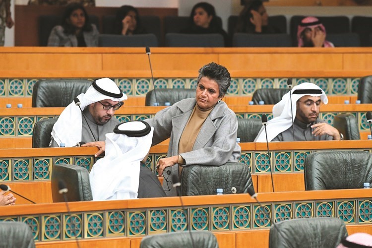 محمد الدلال وصفاء الهاشم وأسامة الشاهين﻿