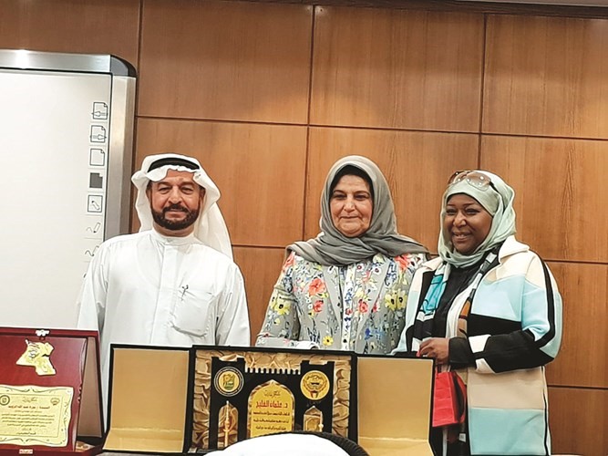 قسم الكيمياء احتفى بأعضاء هيئة التدريس والإداريين المتقاعدين