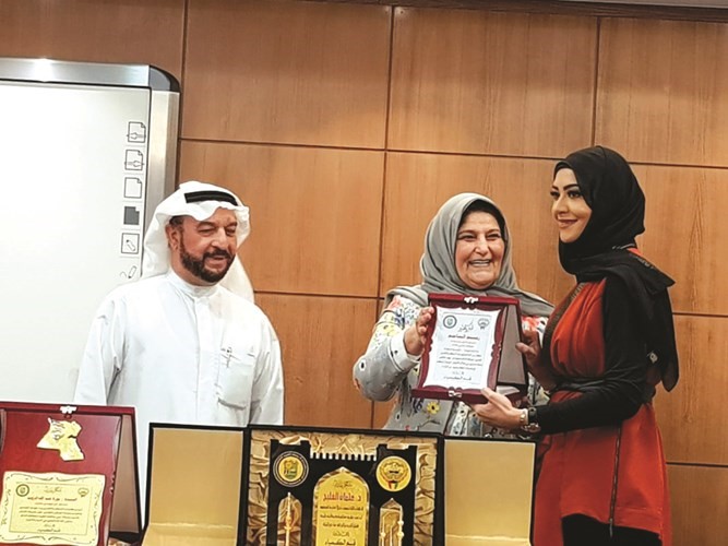 قسم الكيمياء احتفى بأعضاء هيئة التدريس والإداريين المتقاعدين