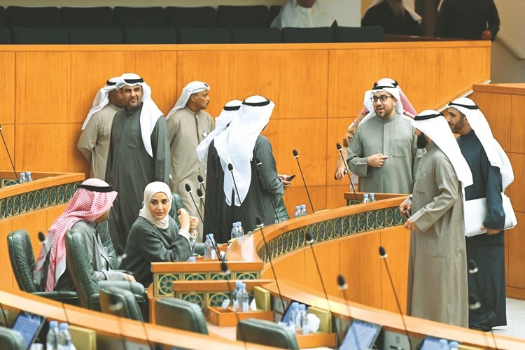 صورة جماعية من جلسة أمس﻿