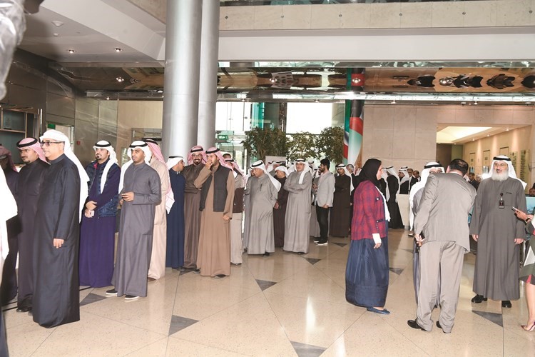 توافد أعداد كبيرة خلال حفل الاستقبال﻿