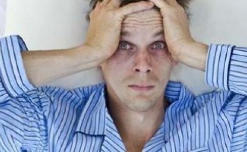 هذه العادات الليلية الخاطئة تضر بصحة ونضارة البشرة