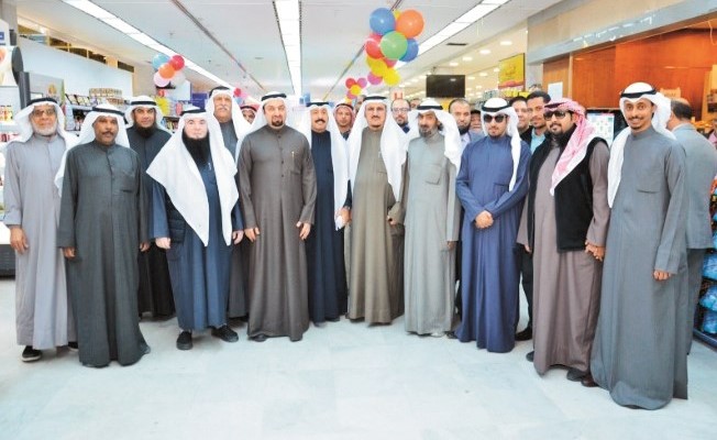 صورة جماعية للمشاركين في الافتتاح ﻿