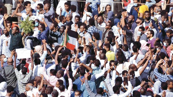 جانب من احتجاجات «جمعة الغضب» في السودان أمس	       (انترنت)