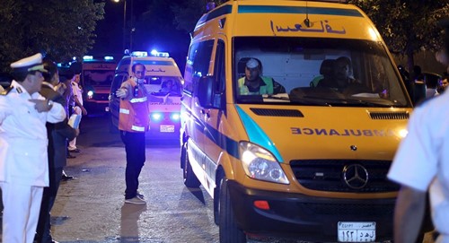 «الداخلية المصرية»: وفاة سائحين اثنين وإصابة 10 اخرين في انفجار عبوة بدائية بالمريوطية
