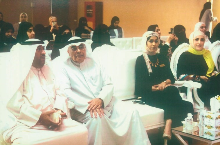 فيصل مقصيد ونجاة القلاف وأحلام بوناجمة يتابعون الحفل﻿